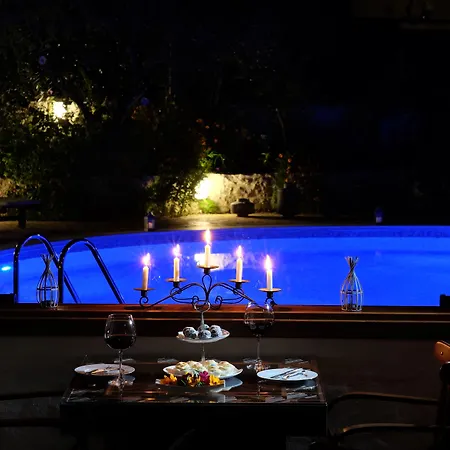 ゲストハウス Exclusive Boutique 1 4*